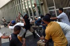 Guarda municipal entra em confronto com camelôs (a foto não é do dia 29)
